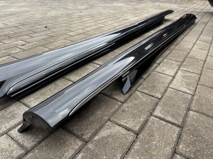 BAGUETTES SEUIL MOULURE DROITE GAUCHE MERCEDES C CLASSE W205 NOIR PARFAIT