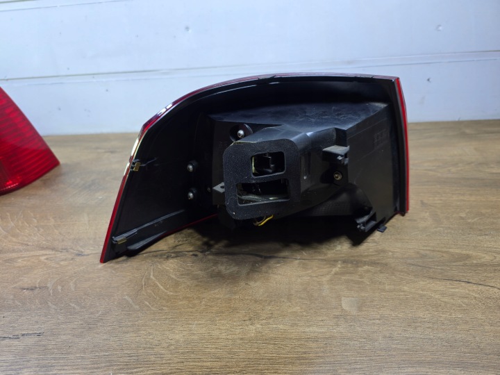 VW GOLF VI 6 CABRIO PHARE ARRIÈRE ARRIÈRE DROITE LED 5K7945208