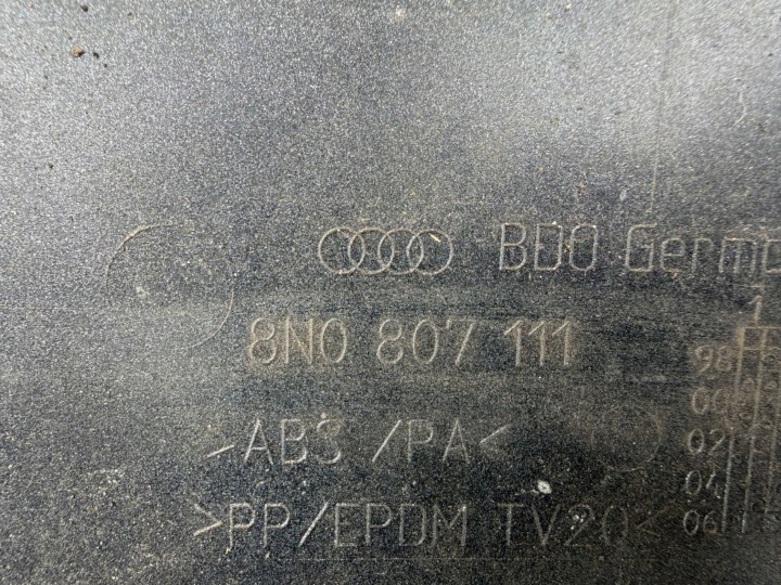 PARE-CHOCS AVANT AVANT AUDI TT MK1 8N0807111