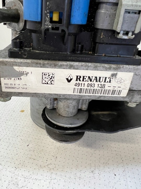 RENAULT LAGUNA III 3 LIFT 10-15R 2.0 DCI POMPE AMPLIFICATEUR