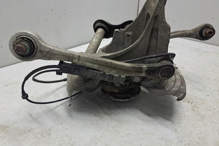 MOYEU ARRIÈRE DROIT ROUES BMW X6 (F16, F86) 6879102 4.4L GASOLINE 423KW