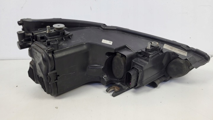PROJECTEUR PHARE GAUCHE AVANT AVANT AUDI A1 8X0 10-