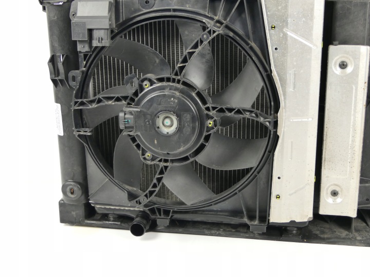 PANNEAU AVANT RADIATEUR EAU CLIMATISATION VENTILATEUR PEUGEOT 208 1.2 VTI HMZ