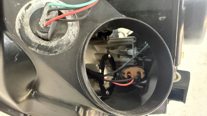 PROJECTEUR PHARE AVANT CÔTÉ DROITE NISSAN JUKE I F15 26010BV90B