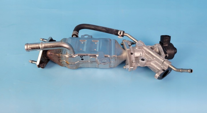 TOYOTA COROLLA E21 1.8 HYBRID RADIATEUR GAZ D'ÉCHAPPEMENT EGR 25601-37020-F