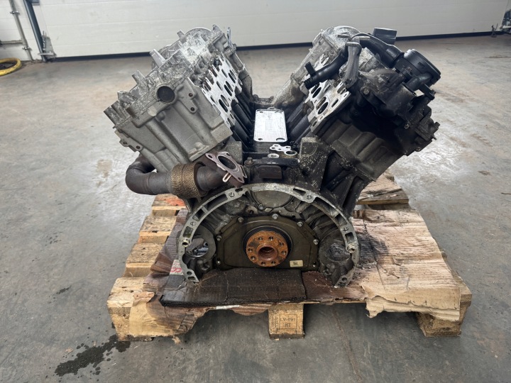 JEEP GRAND CHEROKEE 3.0 CRD MOTEUR POTEAU 642980