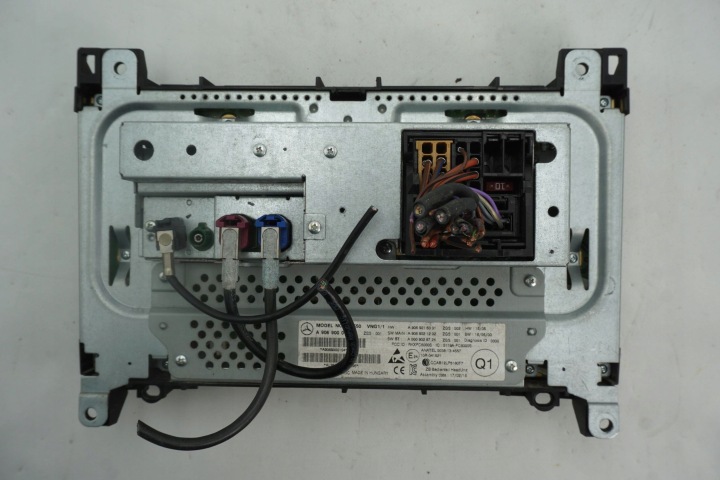 RADIO LECTEUR DE CARTE NAVIGATION MERCEDES SPRINTER DANS 906 A9069000104