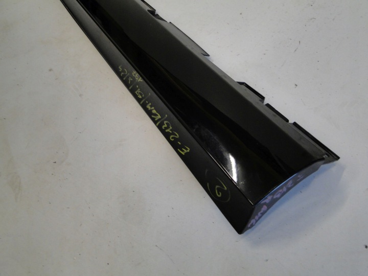 MERCEDES E CLASSE 213 W213 MOULURE SEUIL DROITE AMG 197