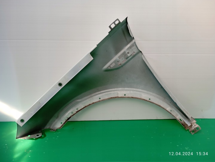 AILE AVANT DROIT LAND ROVER DISCOVERY SPORT FB7216015A