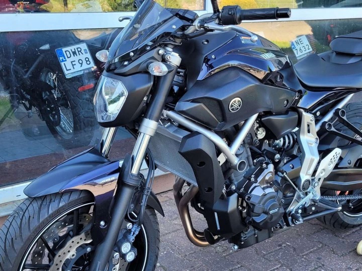 YAMAHA MT MT07,FILM ESSENCE 74KM