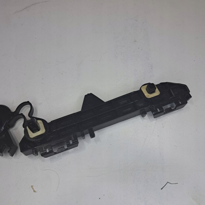 TOYOTA RAV 4 ARRIÈRE GAUCHE GLISSIÈRE FIXATION PARE-CHOCS ARRIÈRE 52156-42050