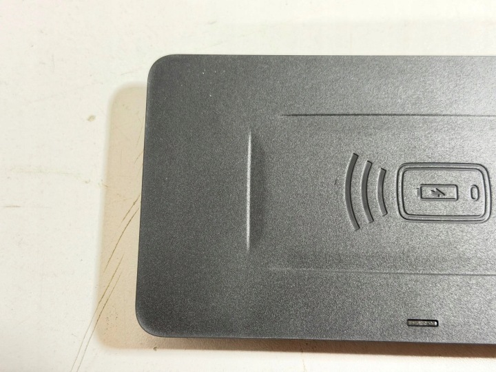 CHARGEUR INDUKCYJNA BMW X7 G07 5A82C19