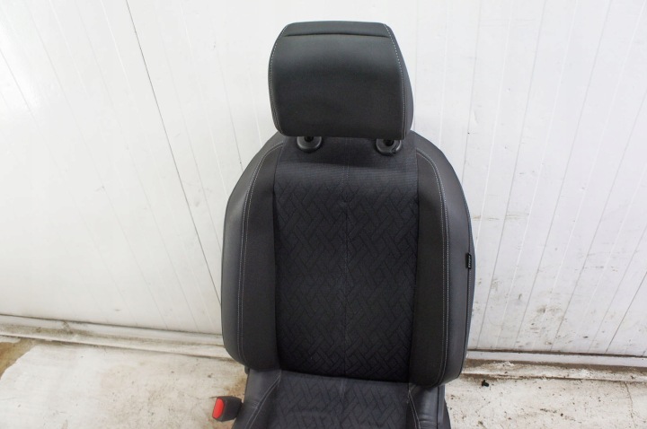 RM145 OPEL CORSA F SIÈGE GAUCHE AVANT