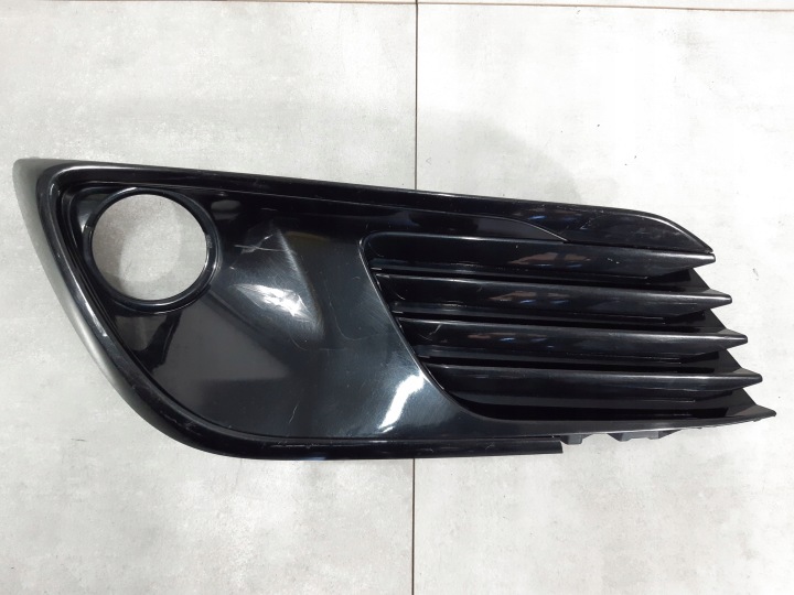 TOYOTA AURIS II GRILLE PARE-CHOCS GAUCHE DROITE AVANT 52040-02210 52030-02210