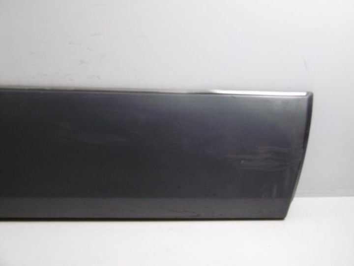 MERCEDES E W124 MOULURE PORTES AVANT DROITE