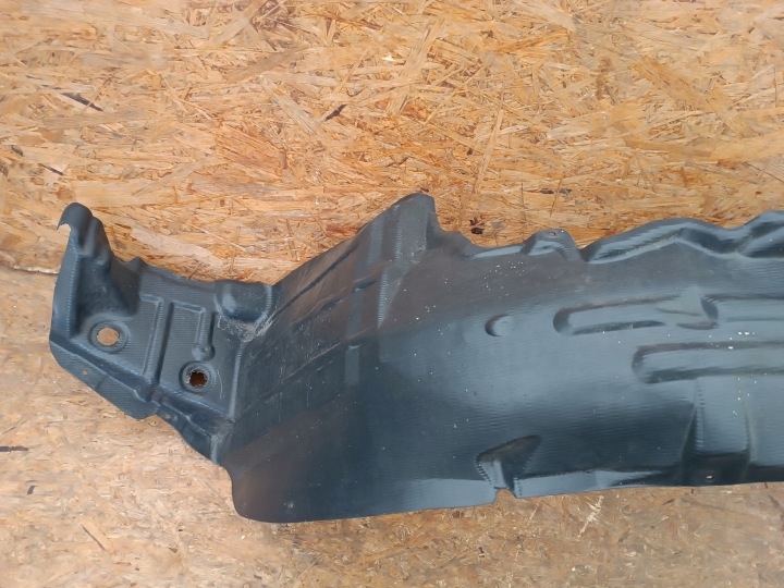 PASSAGE DE ROUE GAUCHE AVANT NISSAN PRIMERA P12
