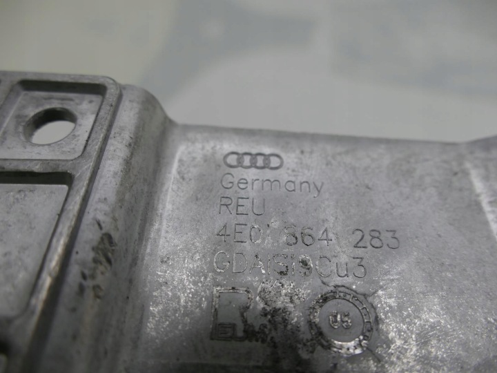 AUDI A8 D3 LIFT ACCOUDOIR TÉLÉPHONE SIWA CUIR