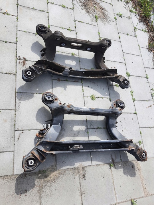 MERCEDES W205 BERCEAU CHÂSSIS CHÂSSIS SUSPENSION ARRIÈRE ARRIÈRE A2133504903
