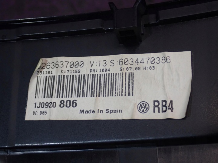 VW GOLF IV 97-06 1.4 COMPTEUR TABLEAU DE BORD 1J0920806 239316KM