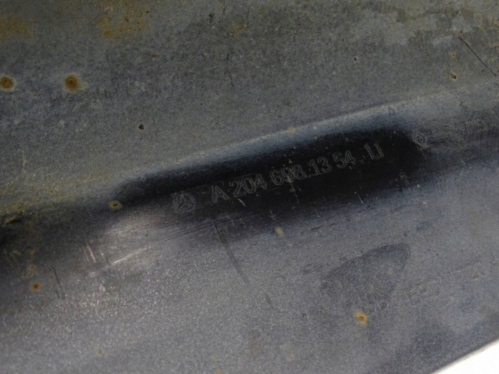 MOULURE REVÊTEMENT SEUIL GAUCHE MERCEDES W204 BERLINE A2046981354