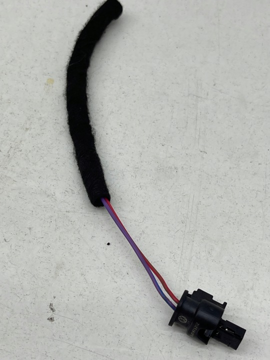 AUDI VOLKSWAGEN SEAT SKODA PUCE PUCE RACCORD FIL 8J0973202
