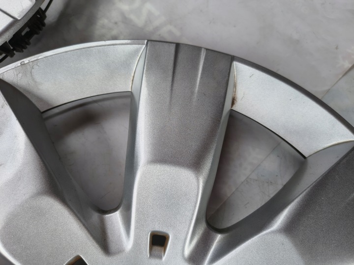 4× CITROEN OE CHAPEAU ARGENTÉ 16'' 9682035780