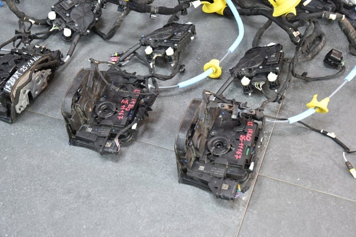 SERRURE SERRURES DOCIAGANIE SOFT CLOSE BMW IX I20
