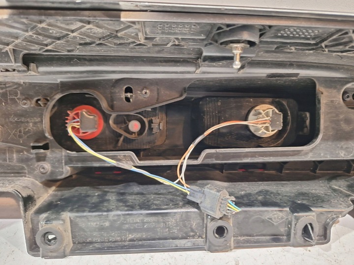 PHARE ARRIÈRE DROITE 265A14210R RENAULT TRAFIC III VIVARO B 14-