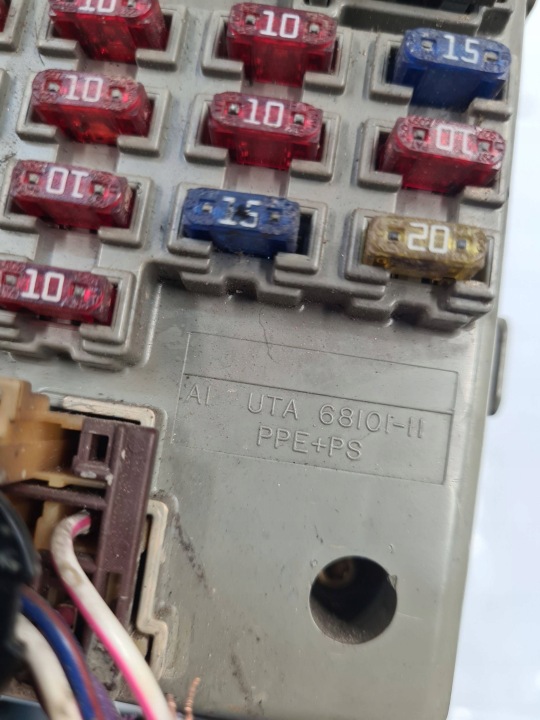 BOÎTE FUSIBLES JEEP CHEROKEE XJ 560185091