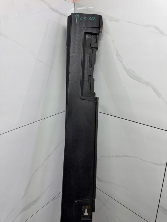 MOULURE SEUIL DROITE MAZDA CX30 CX-30 2019-25 K3006 DFR5-51P41