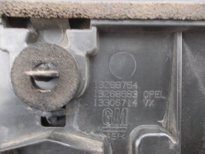 CACHE MOULURE COUVERCLES DE COFFRE ARRIÈRE OPEL MERIVA B 13268754