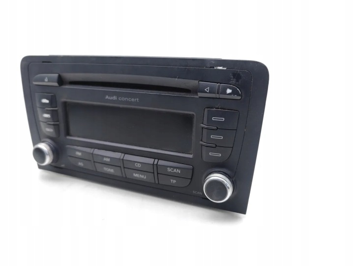 AUDI A3 RADIO CD PLAYER. 2007 BERLINE COMPACTE 2/3DR 8P0035186G 7647253380 (04-12)