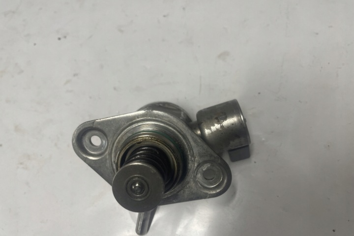 WYSOKOCISNIENIOWA POMPE CARBURANT PORSCHE CAYENNE (92A) 94611031561 3.6L