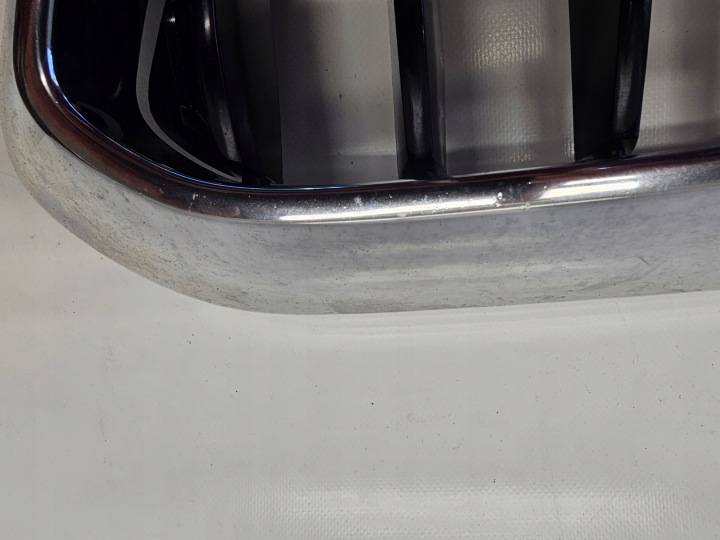 GRILLE CALANDRE RÉSERVOIR GAUCHE BMW 5 G30 G31 2016-2019 ORIGINAL