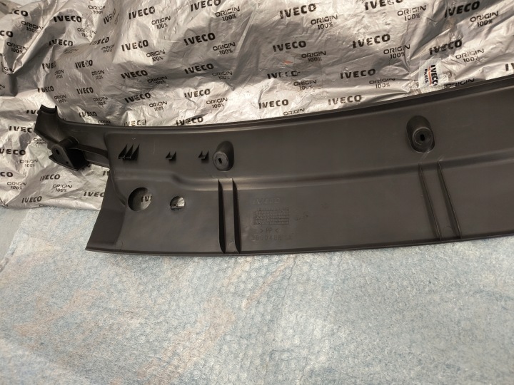 IVECO DAILY IV V 06-14 DOUBLURE DE PASSAGE DE ROUE GAUCHE ORIGINAL 3800488
