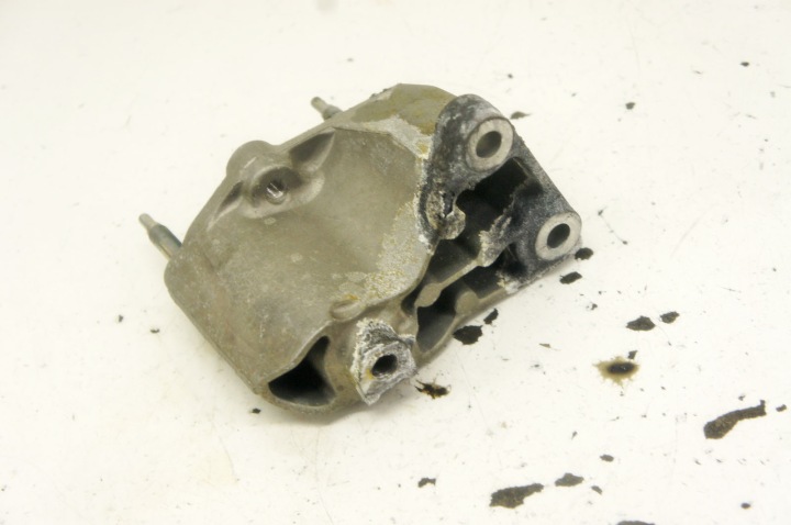 TK228 SUZUKI VITARA III 1.4I POIGNÉE SUPPORT MOTEUR AR