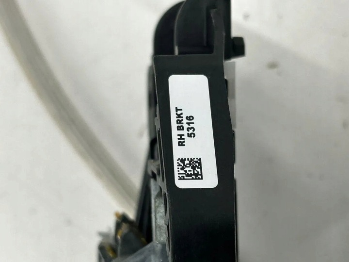 SERRURE DROITS AVANT PORTES CHEVROLET CAMARO 13510505 2.0L GASOLINE 205KW