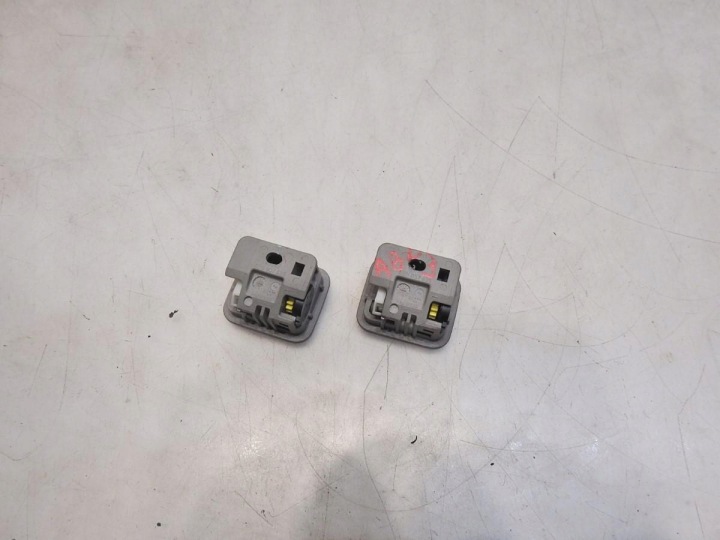 SUPPORT POIGNÉE PLAFONNIERS AUDI A8 D3 4E0857635