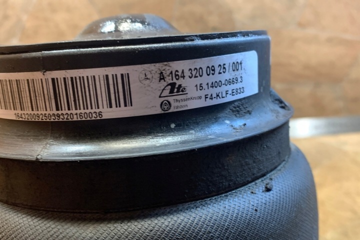 SUSPENSION PNEUMATIQUES MERCEDES-BENZ M (W164) A1643200925 3.0L DIESEL