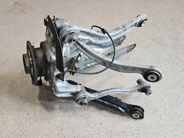 ROTULE DE DIRECTION ARRIÈRE ARRIÈRE CÔTÉ DROITE MERCEDES-BENZ C AMG W205 A2053509813