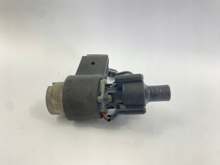 POMPE POMPE EAU WSPOMAGAJACA OBIEG MERCEDES W124 1248302214 0018351164