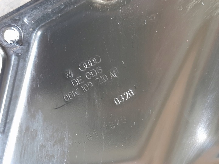 AUDI OE 06K109210AF COUVERCLE CARROSSERIE CARROSSERIE BOÎTES BIELLE