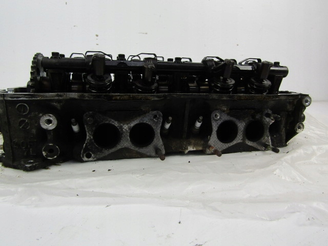 NISSAN TERRANO II FORD MAVERICK I CULASSE MOTEUR ARBRE DISTRIBUTION 2,4 KA24E