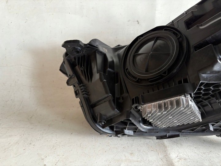 PHARE DROITE PROJECTEUR DROIT COMPLET LED AUDI Q3 2 II 83A 2018-2024 83A941012