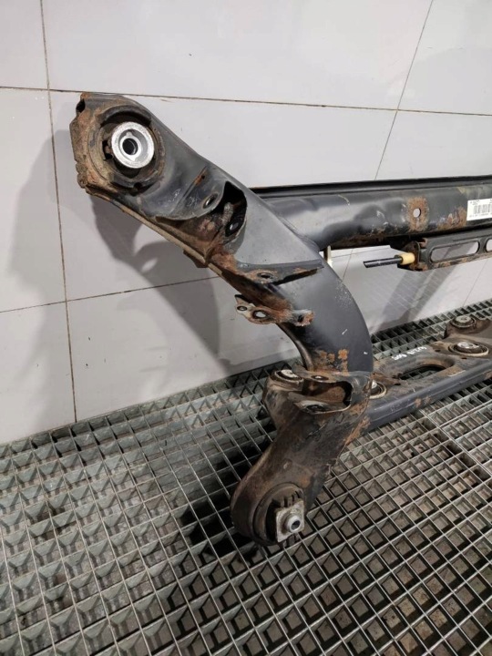 CHÂSSIS CHÂSSIS ARRIÈRE TRAVERSE BERCEAU POUTRE AXE MERCEDES CLS W218 C218 2183504300