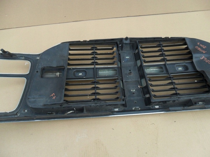 DODGE NITRO KJ 2007 2008 2009 CALANDRE RADIATEUR