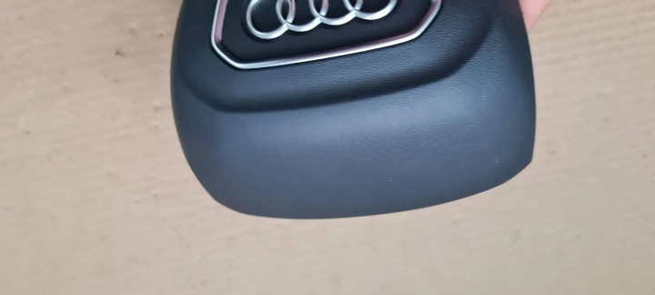 A4 B9 8W COUSSIN CAOUTCHOUC AIRBAG CONDUCTEUR 8W0880201AQ A5 8W ORIGINE