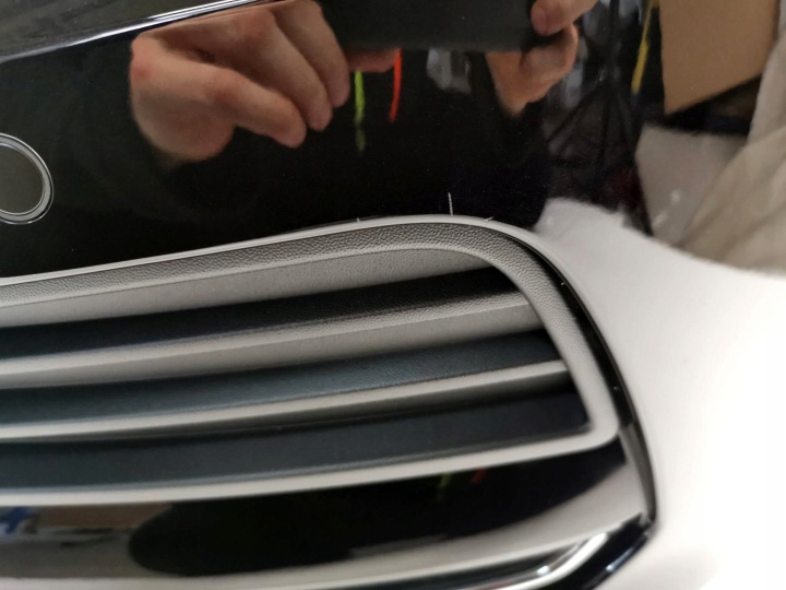 NEUF ORIGINE PARE-CHOCS AVANT VW TOURAN 5T LC9X 4XPDC