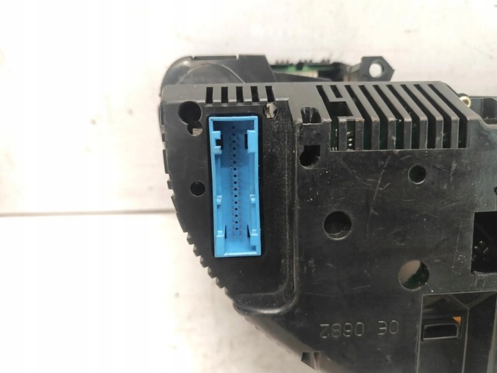 COMPTEUR AUDI A4 AVANT (8D5, B5) 8E0920931D 1.9L DIESEL 2004