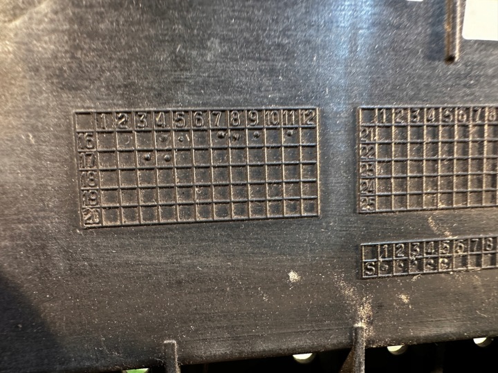 AUDI A5 RS RS5 PLAQUE PROTECTION SOUS PARE-CHOCS AVANT 8W6807611B